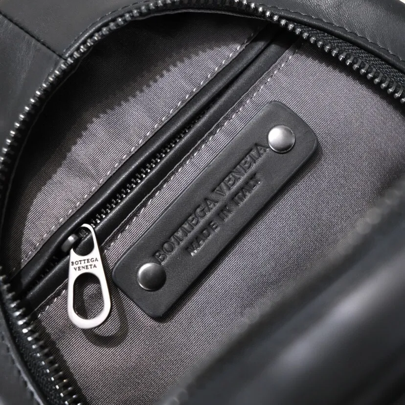 All categories 💚 Top version men’s bags 💚 BV 2024 new BV chest bag